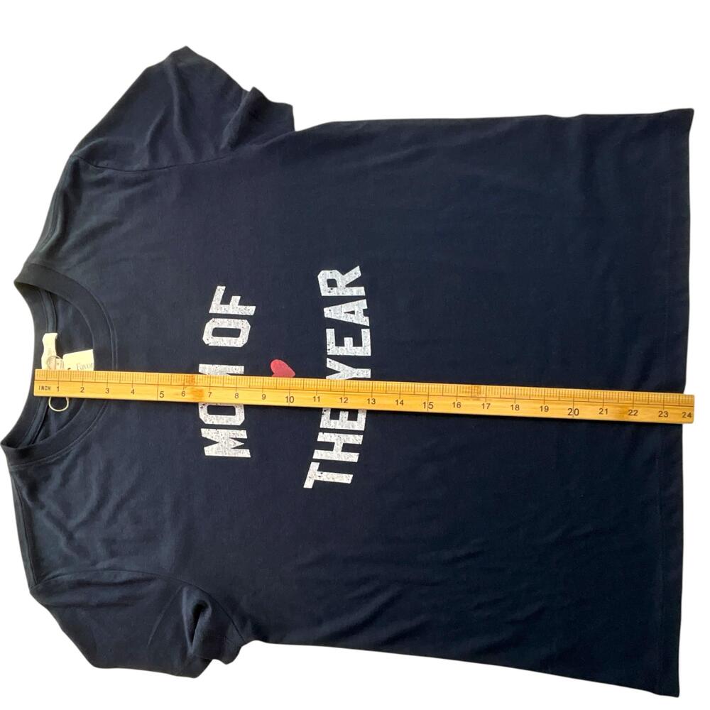 NWT Favorite Daughter Mom Of The Year Tee Shirt Womens Medium Navy Heart Top - Picture 10 of 11